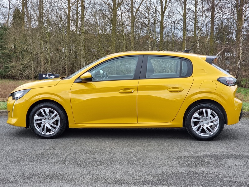 Peugeot 208 PureTech Active - U7368