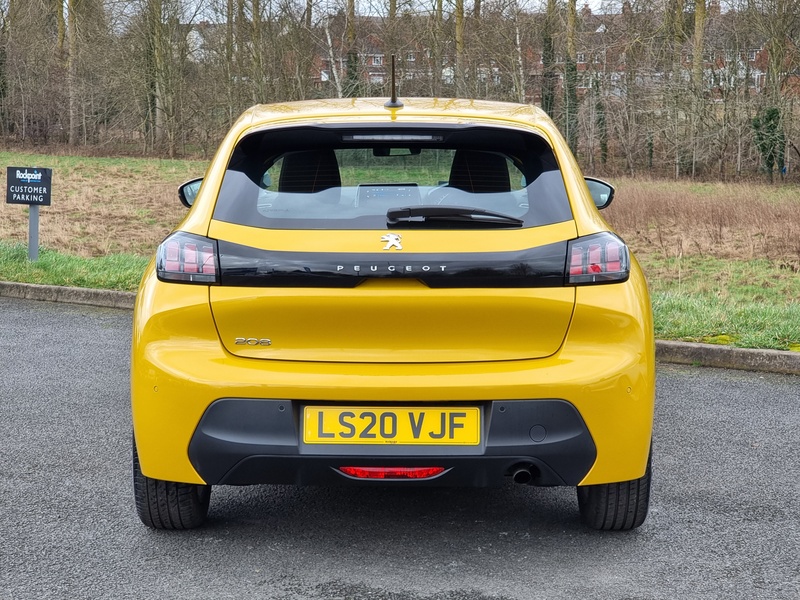 Peugeot 208 PureTech Active - U7368