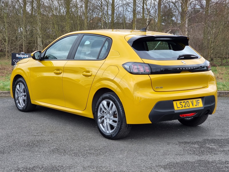 Peugeot 208 PureTech Active - U7368