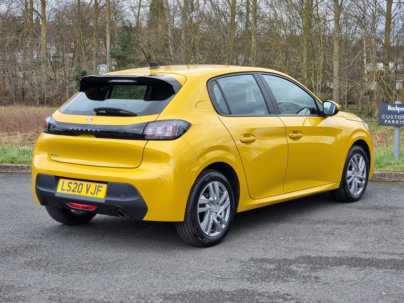 Peugeot 208 PureTech Active - U7368