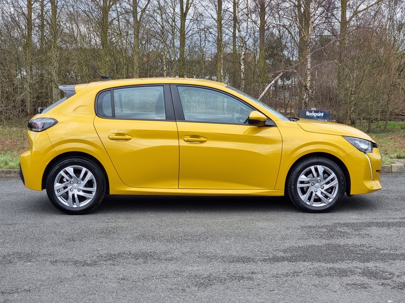 Peugeot 208 PureTech Active - U7368