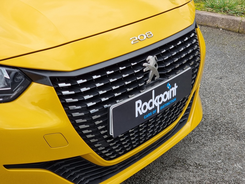 Peugeot 208 PureTech Active - U7368