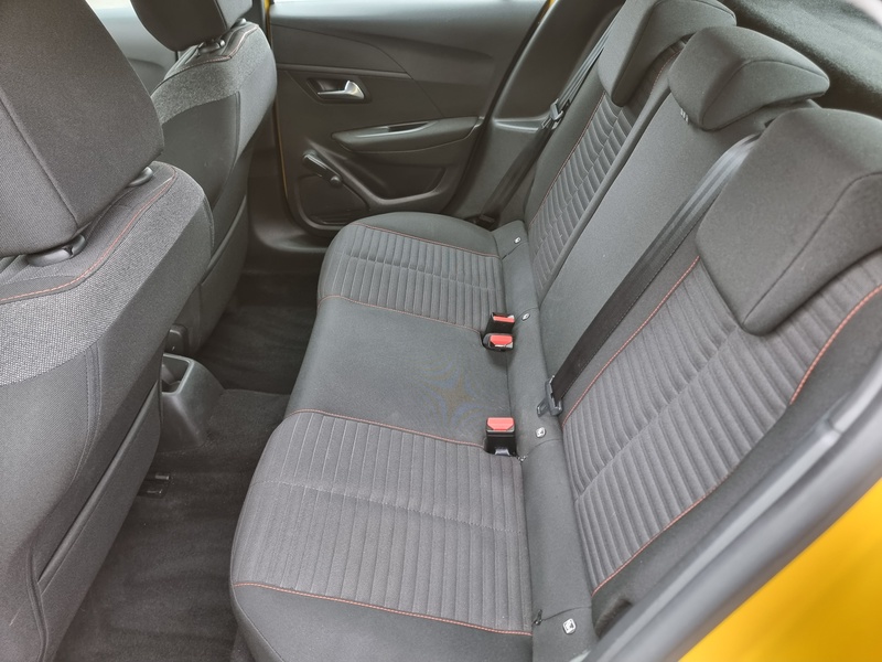 Peugeot 208 PureTech Active - U7368