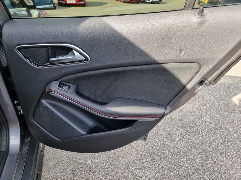 Mercedes-Benz GLA Class GLA220 CDI AMG Line - U7372