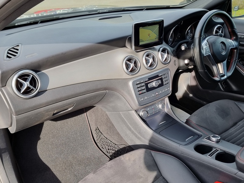 Mercedes-Benz GLA Class GLA220 CDI AMG Line - U7372