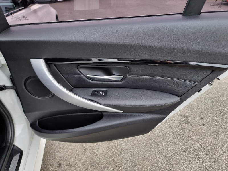 BMW 3 Series 330d M Sport - U7384