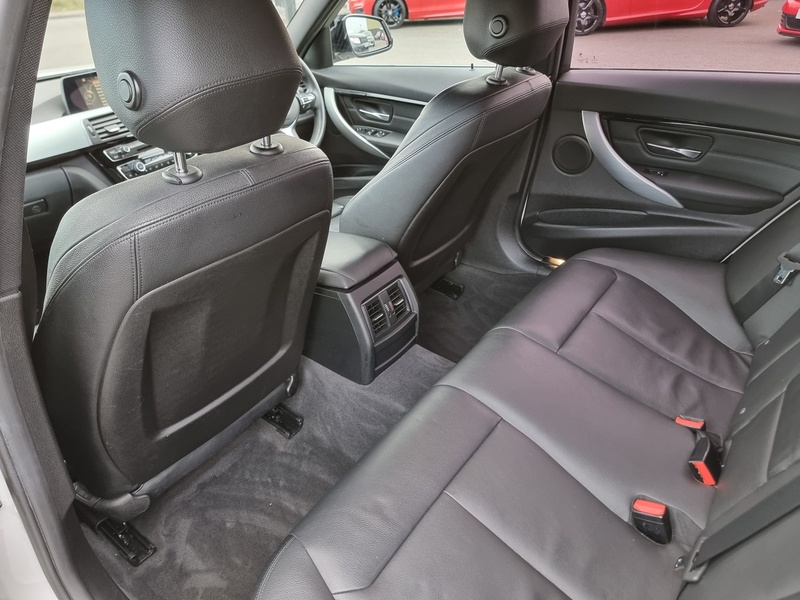 BMW 3 Series 330d M Sport - U7384