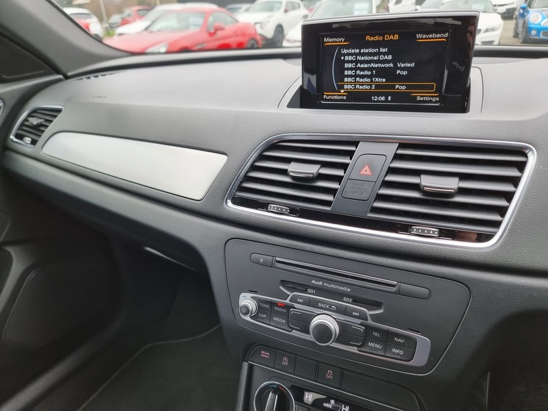 Audi Q3 TDI S line - U7388