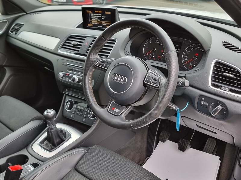 Audi Q3 TDI S line - U7388