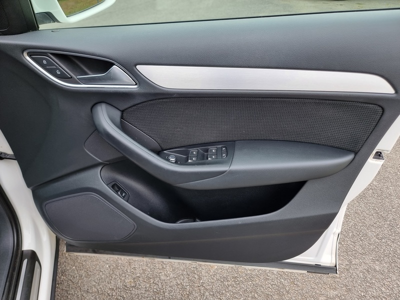 Audi Q3 TDI S line - U7388