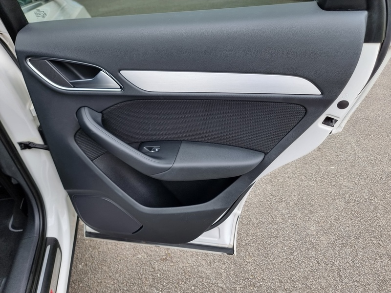 Audi Q3 TDI S line - U7388