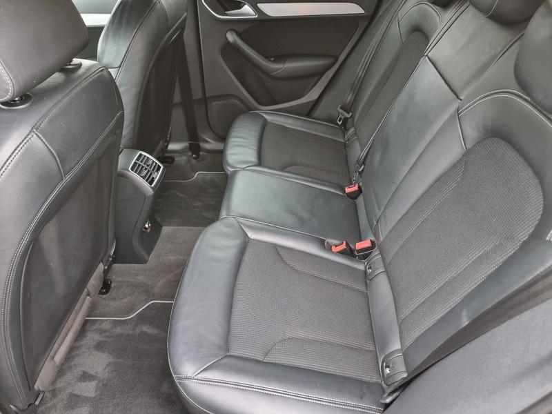 Audi Q3 TDI S line - U7388