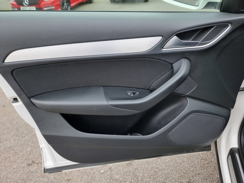 Audi Q3 TDI S line - U7388