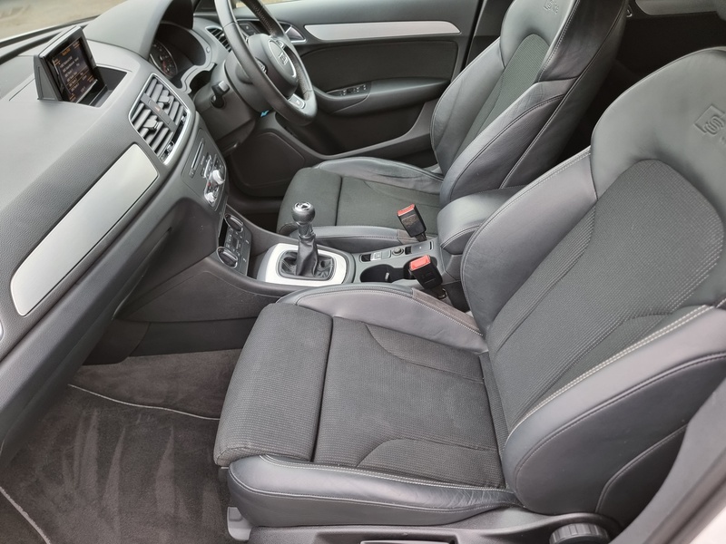 Audi Q3 TDI S line - U7388