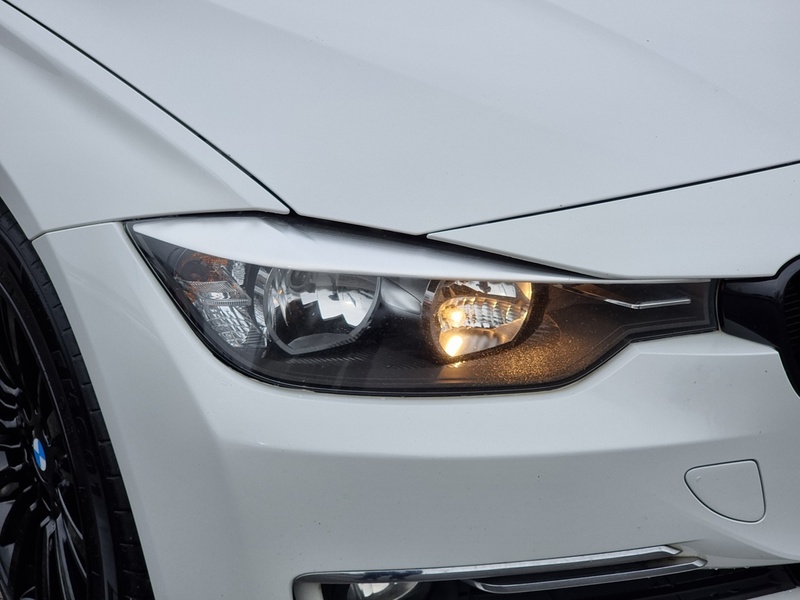 BMW 3 Series 320d Luxury - U7389