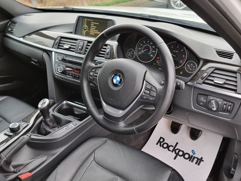 BMW 3 Series 320d Luxury - U7389