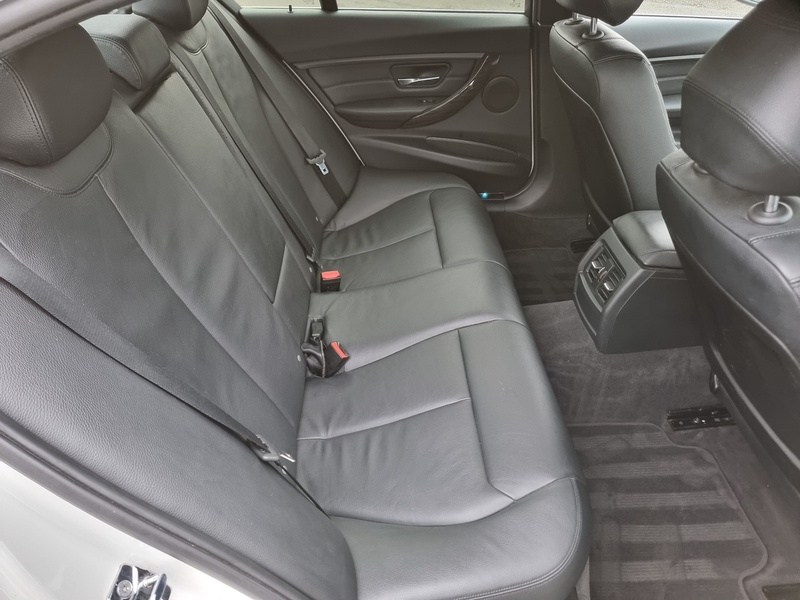 BMW 3 Series 320d Luxury - U7389