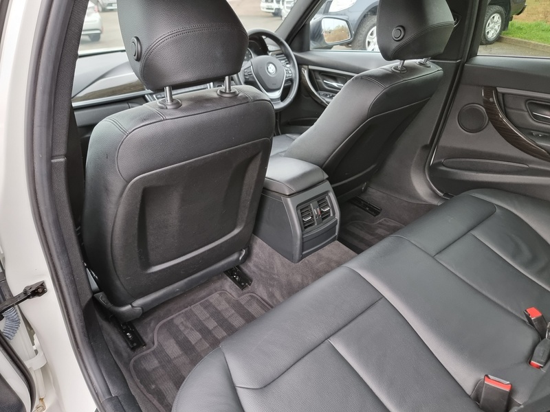 BMW 3 Series 320d Luxury - U7389