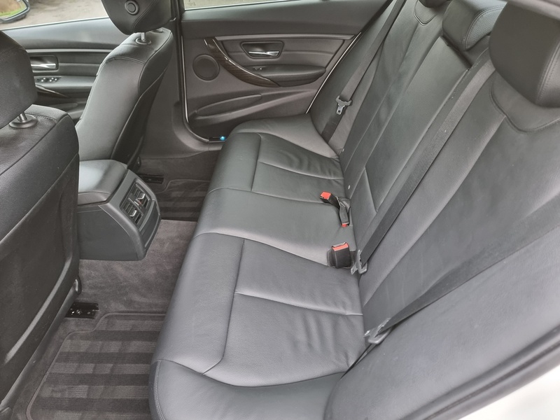 BMW 3 Series 320d Luxury - U7389