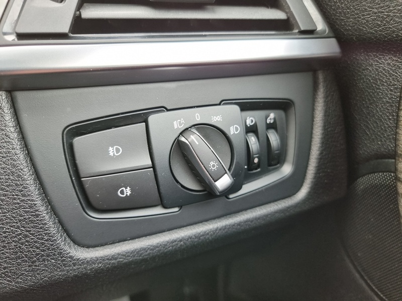 BMW 3 Series 320d Luxury - U7389