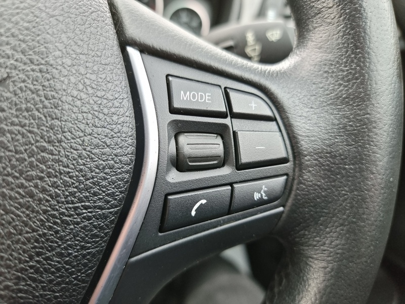 BMW 3 Series 320d Luxury - U7389