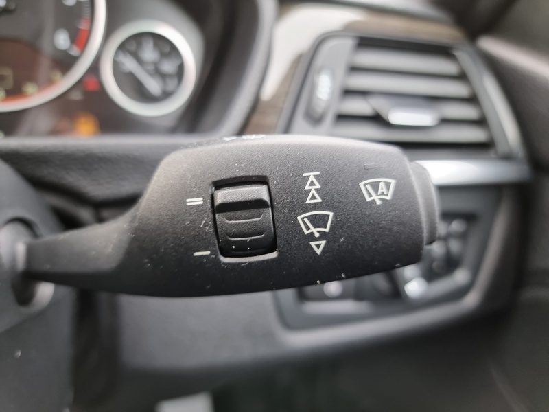 BMW 3 Series 320d Luxury - U7389