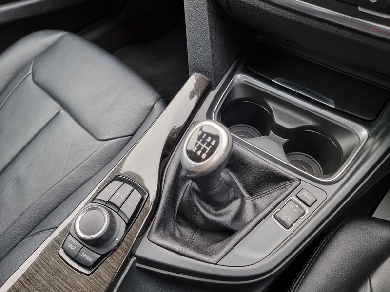 BMW 3 Series 320d Luxury - U7389