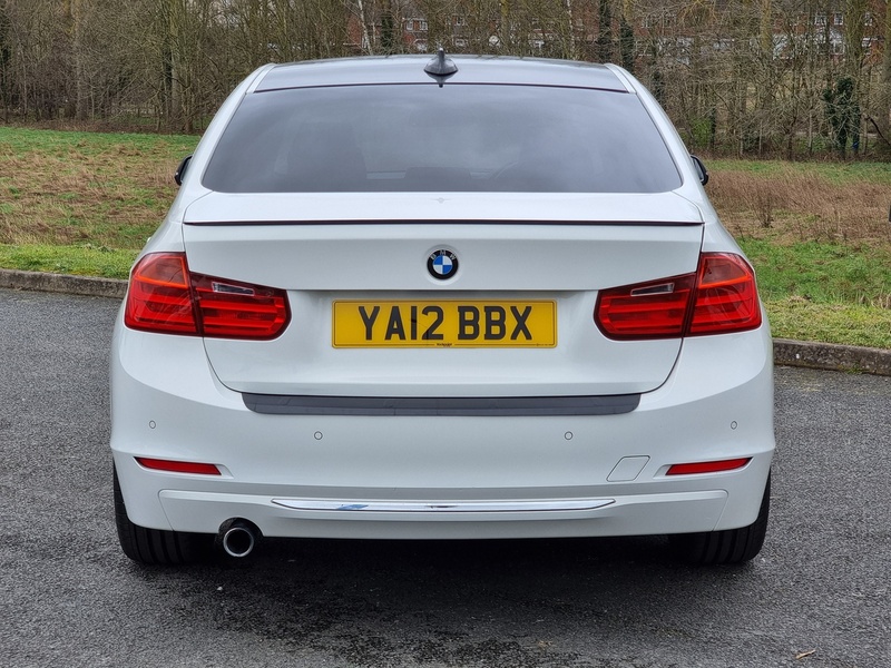 BMW 3 Series 320d Luxury - U7389