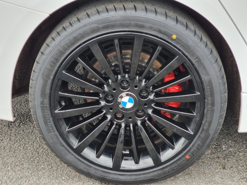 BMW 3 Series 320d Luxury - U7389