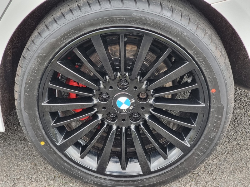 BMW 3 Series 320d Luxury - U7389