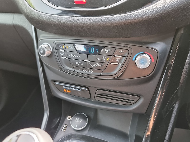 Ford B-Max T EcoBoost Titanium - U7393