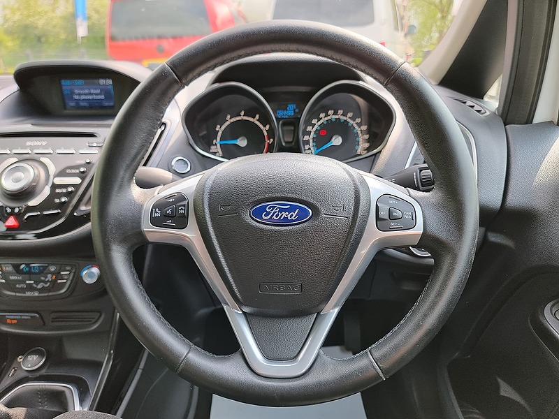 Ford B-Max T EcoBoost Titanium - U7393