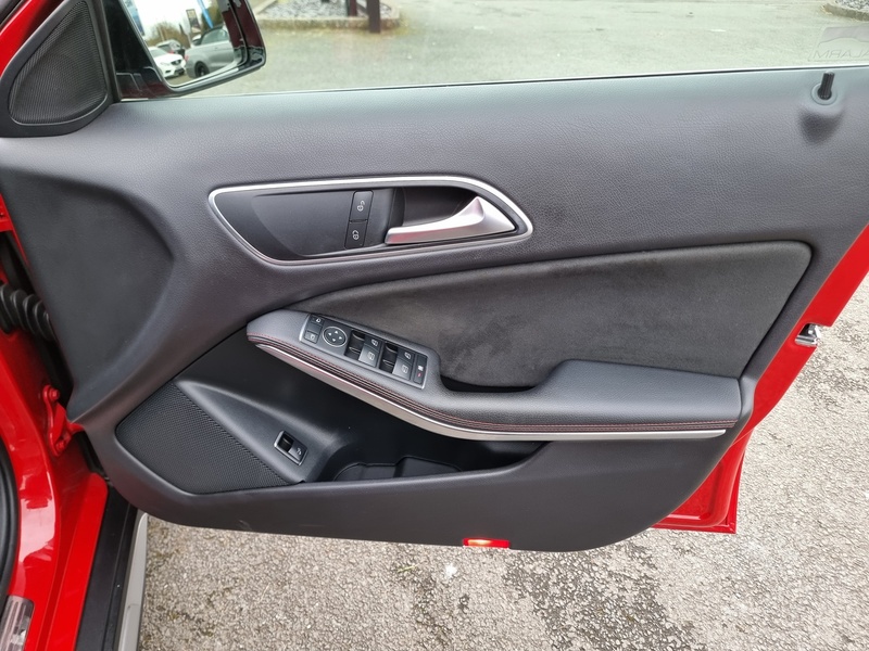 Mercedes-Benz GLA Class GLA200d AMG Line - U7402