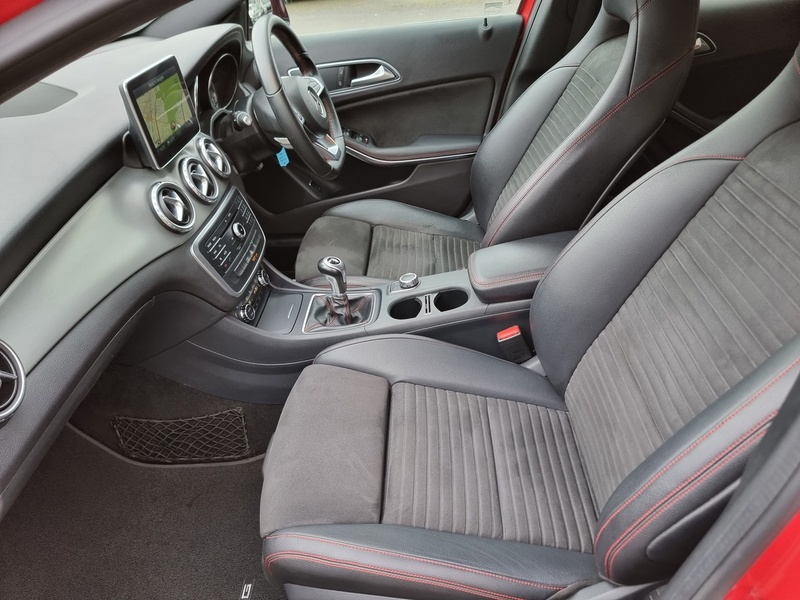 Mercedes-Benz GLA Class GLA200d AMG Line - U7402