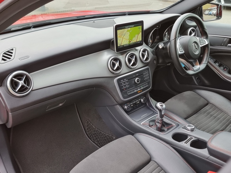 Mercedes-Benz GLA Class GLA200d AMG Line - U7402