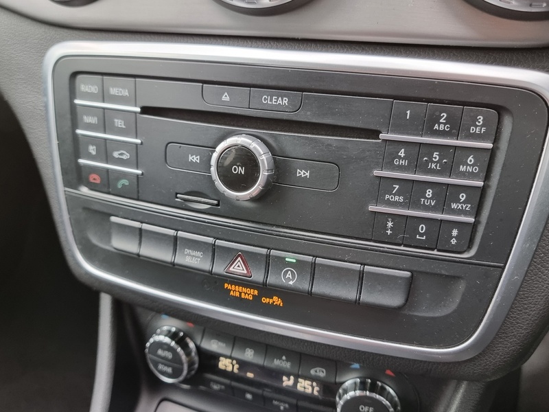 Mercedes-Benz GLA Class GLA200d AMG Line - U7402