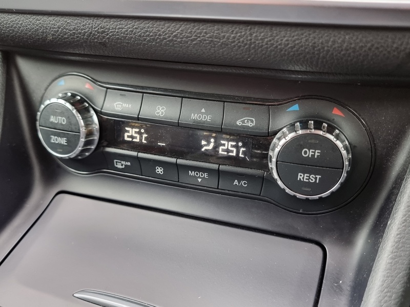 Mercedes-Benz GLA Class GLA200d AMG Line - U7402