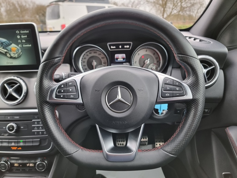 Mercedes-Benz GLA Class GLA200d AMG Line - U7402