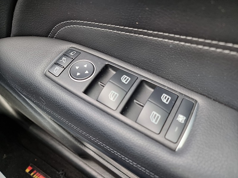 Mercedes-Benz E Class E220d BlueTEC SE - U7407
