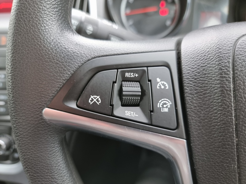 Vauxhall Astra i Design - U7409