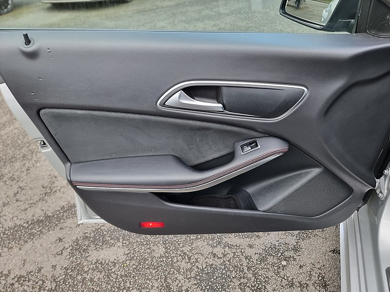Mercedes-Benz CLA Class CLA220d AMG Sport - U7421
