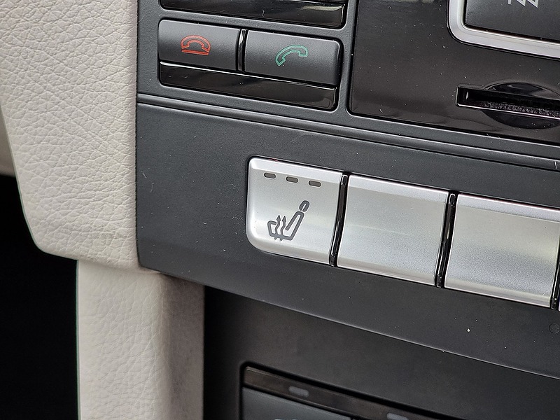 Mercedes-Benz E Class E350 V6 BlueTEC AMG Sport - U7428