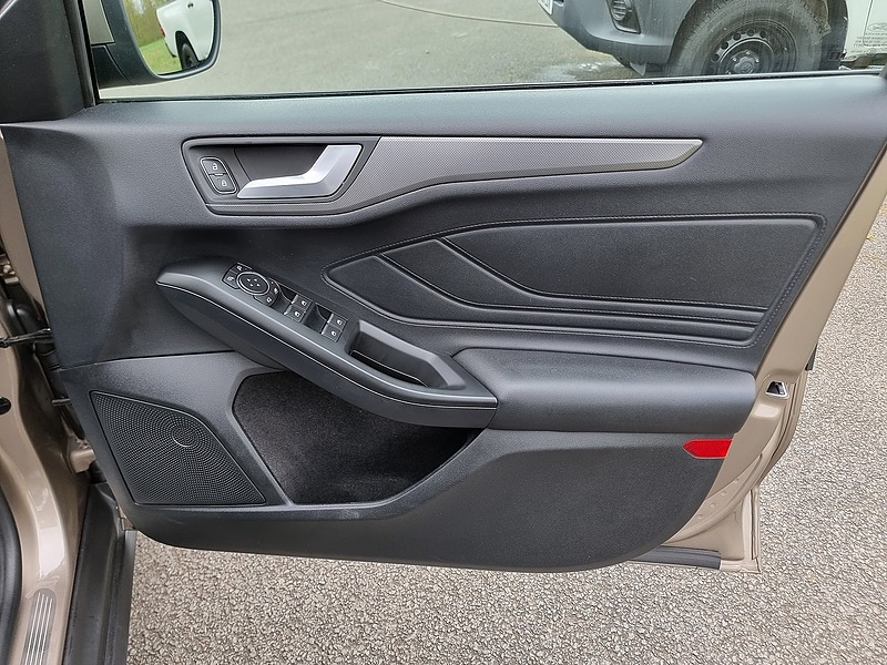 Ford Focus EcoBlue Titanium X - U7433