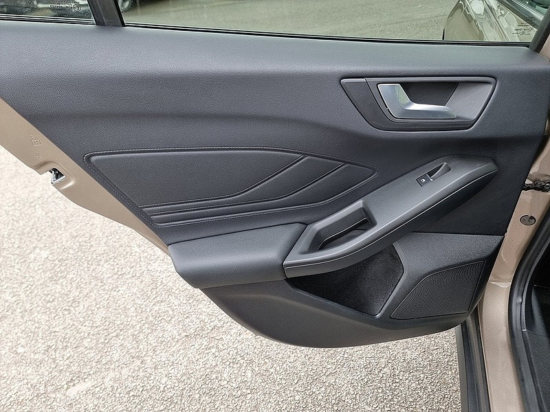 Ford Focus EcoBlue Titanium X - U7433