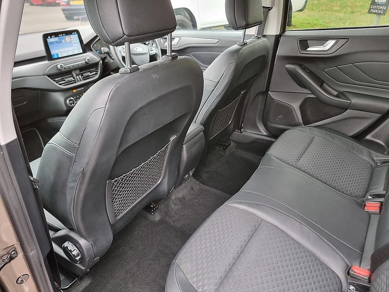 Ford Focus EcoBlue Titanium X - U7433