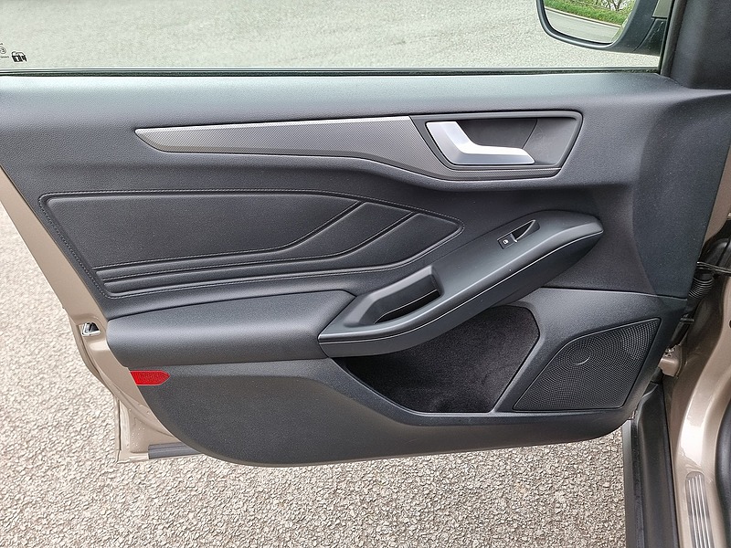 Ford Focus EcoBlue Titanium X - U7433