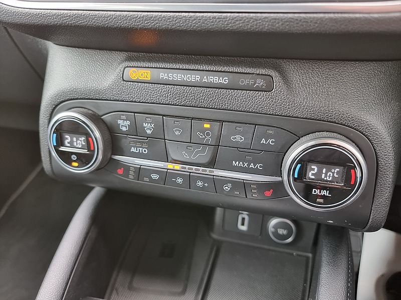 Ford Focus EcoBlue Titanium X - U7433