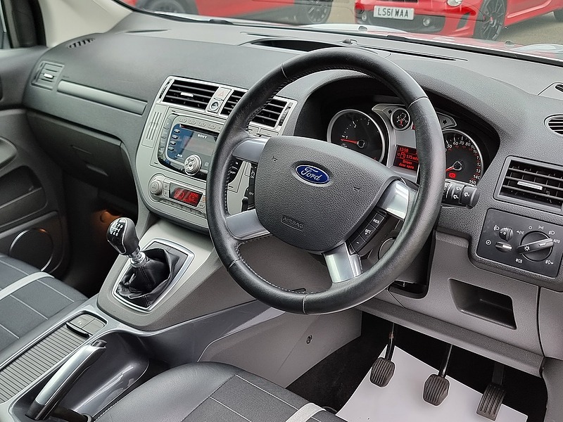 Ford Kuga TDCi Titanium - U7447