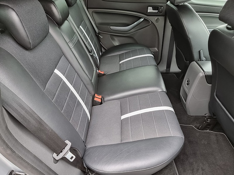 Ford Kuga TDCi Titanium - U7447
