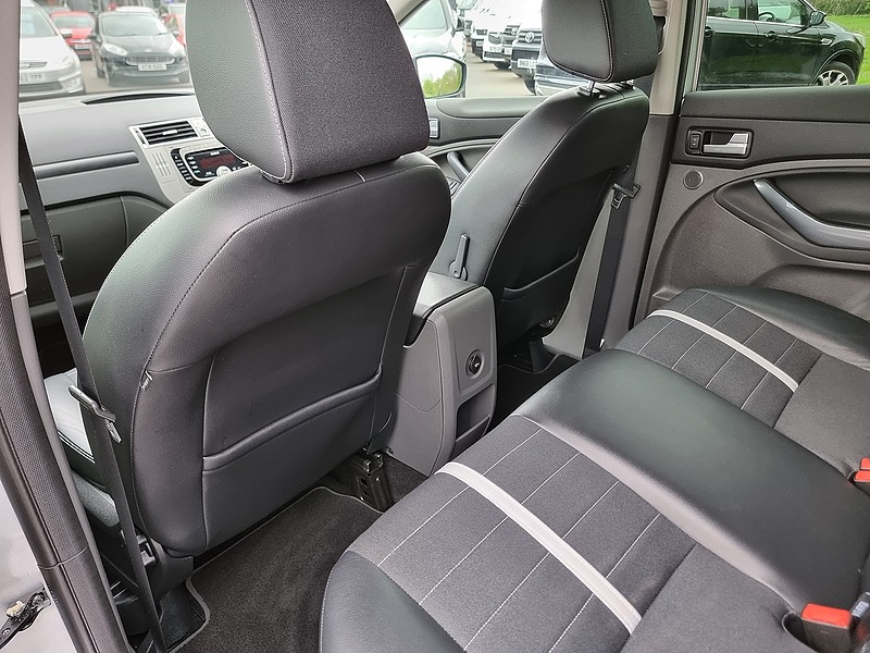 Ford Kuga TDCi Titanium - U7447
